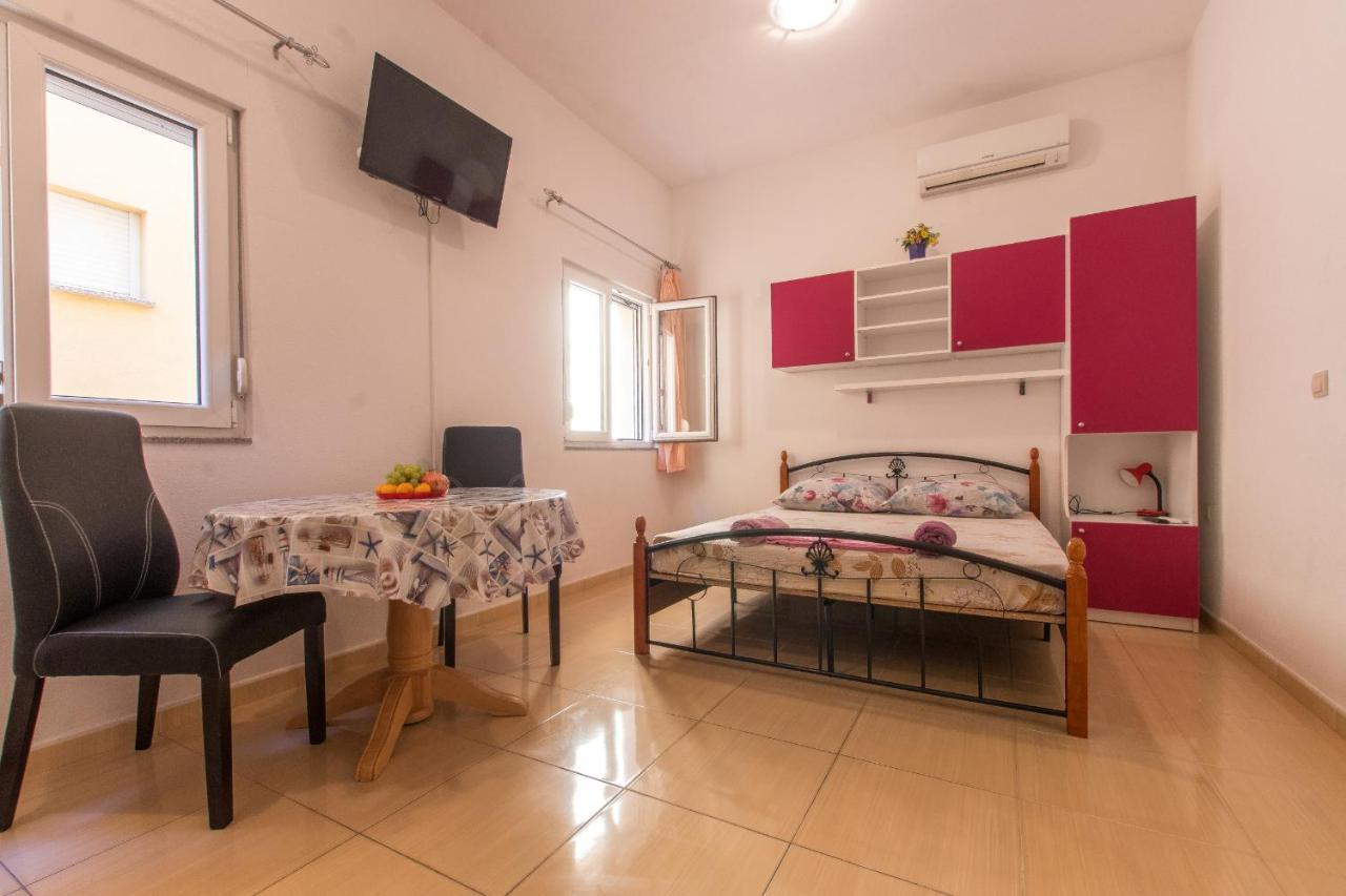 Studio Apartments Zloic In Krvavica Luaran gambar